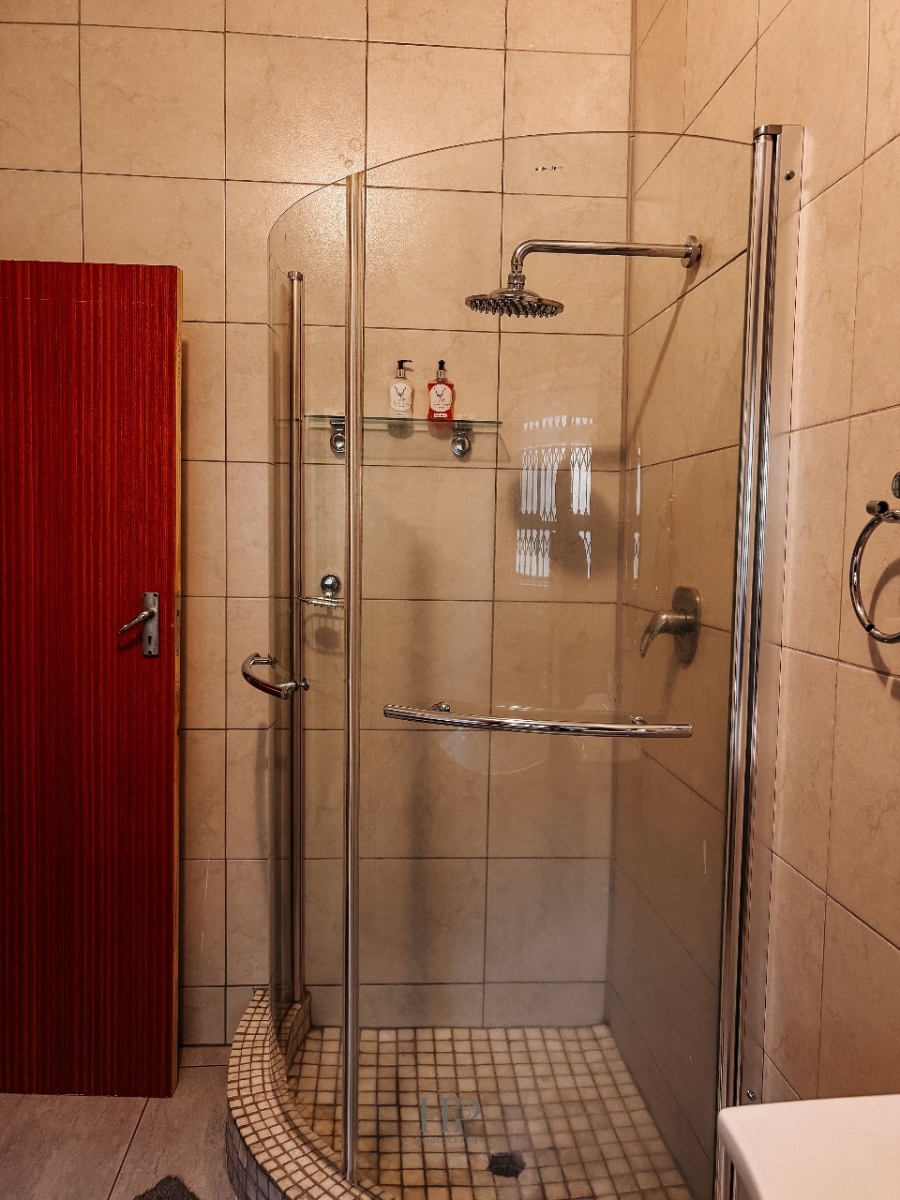 7 Bedroom Property for Sale in Waterkloof A H North West
